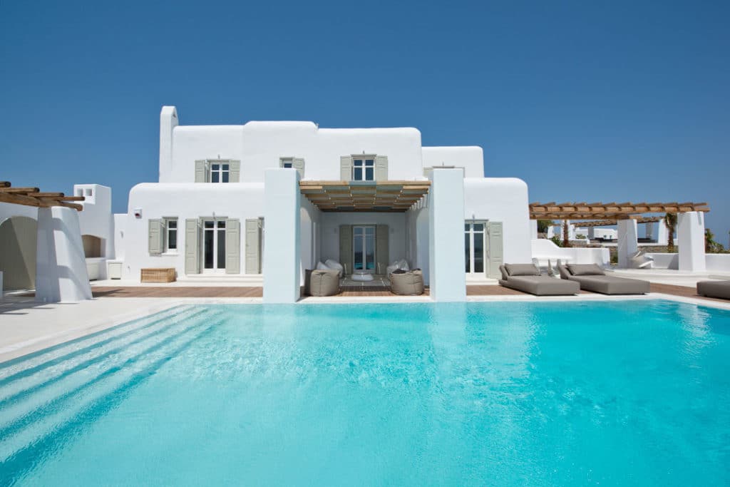Image of zirkonian villa across pool