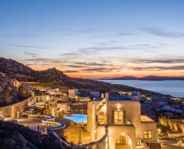 Estate and sea view at sunset over the Aegean – Grand Kanalia estate for sale in Kanalia, Mykonos