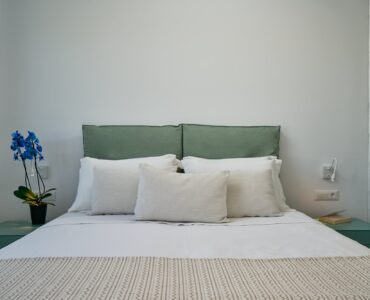 J-View Villa, Agios Lazaros, Mykonos – bedroom with fresh flowers