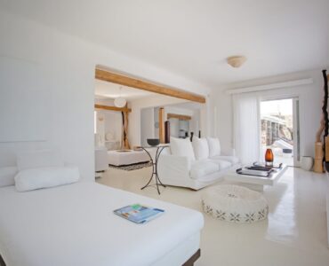 Living room at Maison Haute in Aleomandra, Mykonos
