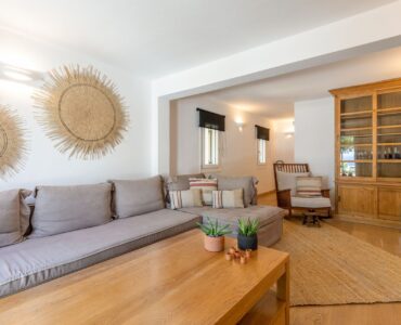 Lounge with sofas at Platinum Deluxe Villa in Kalafatis, Mykonos