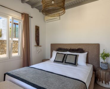 Double bedroom at Platinum Junior Villa in Kalafatis, Mykonos