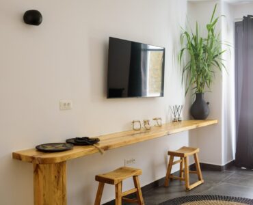 Desk area with TV at Platinum Senior Villa in Kalafatis, Mykonos