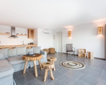 Open-plan living area at Platinum Superior Villa in Kalafatis, Mykonos