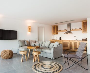 Living room with TV at Platinum Superior Villa in Kalafatis, Mykonos