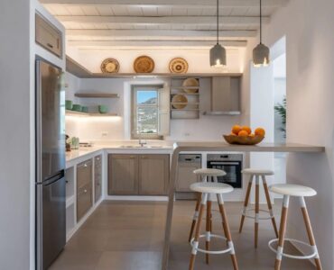 Fully equipped kitchen at Villa Aloni in Ftelia, Mykonos