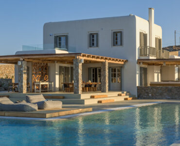 Main house and beach-entry pool at Villa Arion in Aleomandra, Mykonos