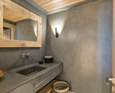Guest WC in the main house at Villa Arion in Aleomandra, Mykonos