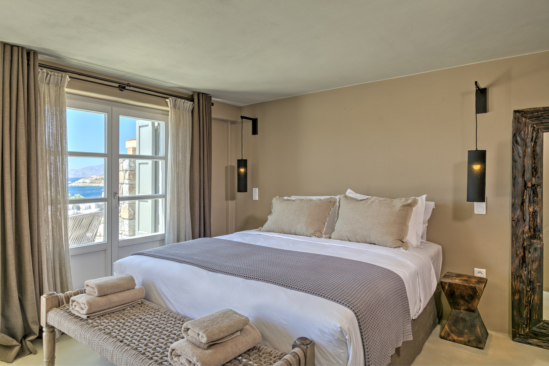 Guest room bedroom at Villa Arion in Aleomandra, Mykonos