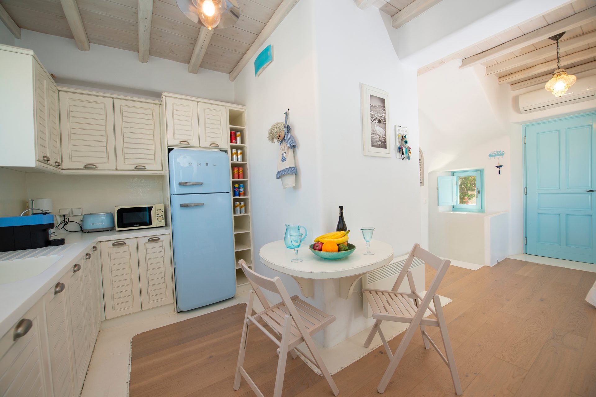 Kitchenette and dining corner at Villa Danelina in Agios Lazaros, Mykonos