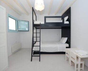 Bedroom with bunk beds at Villa Danelina in Agios Lazaros, Mykonos