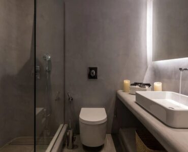 En-suite shower room at Villa Kele in Ftelia, Mykonos