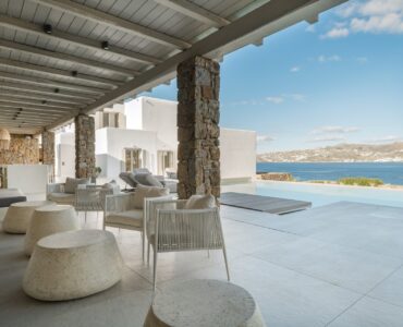 Covered lounge with sea view at Villa Mare Blu in Kanalia, Mykonos