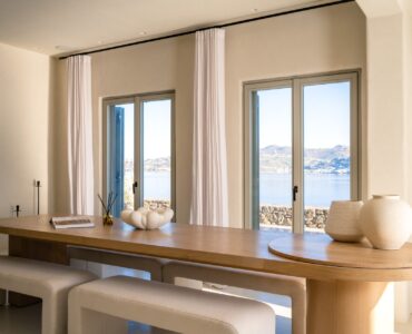 Dining area with sea view at Villa Mare Blu in Kanalia, Mykonos