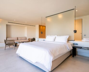 Bedroom with sitting area at Villa Mare Blu in Kanalia, Mykonos