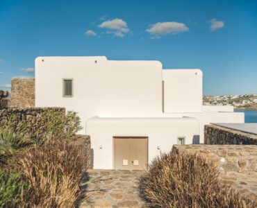 Whitewashed villa exterior at Villa Mare Blu in Kanalia, Mykonos