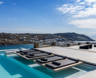 In-pool sun loungers with sea view at Villa Nerovino in Kanalia, Mykonos