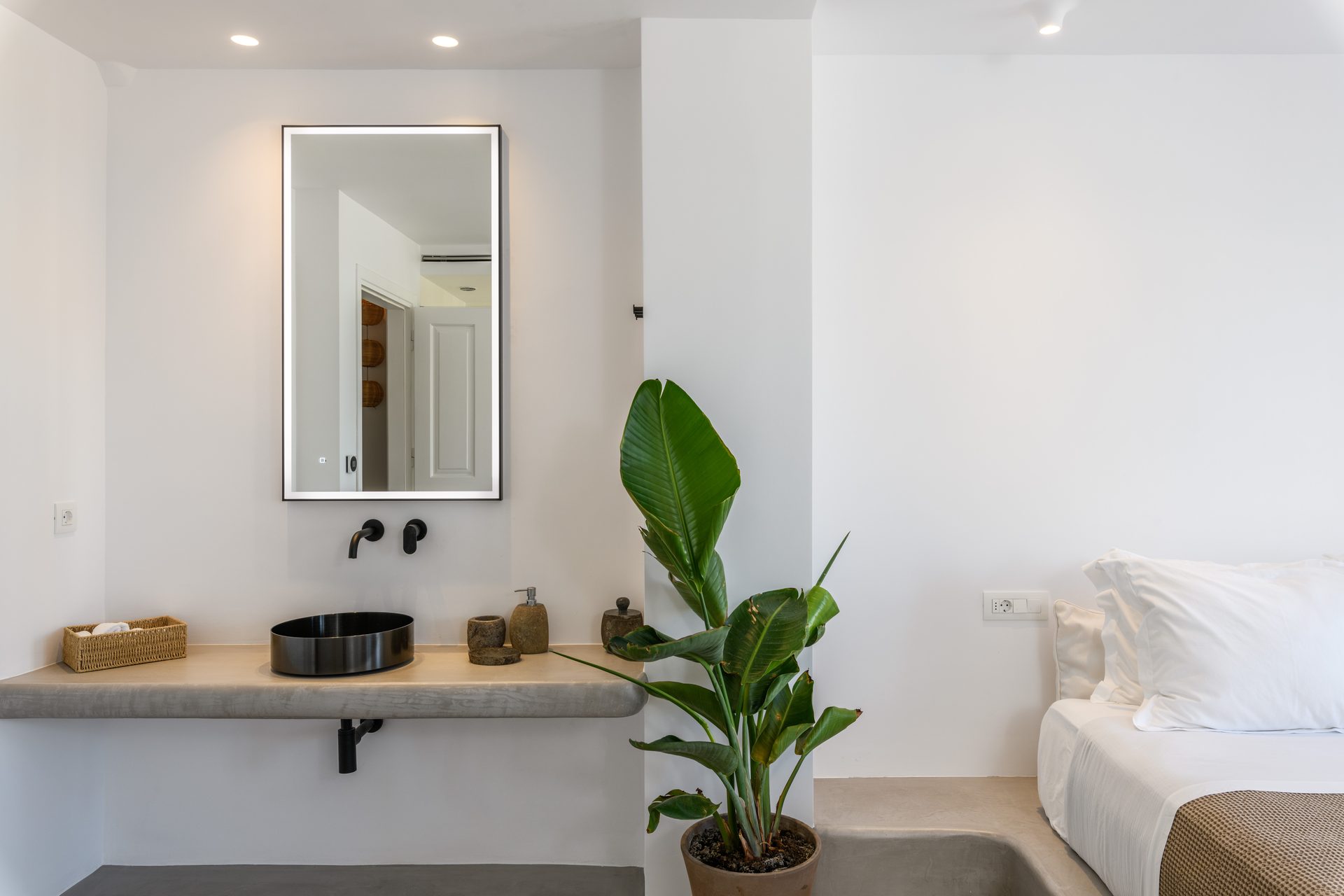 Bathroom at Villa Nerovino in Kanalia, Mykonos