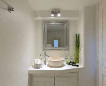 Bathroom at Villa Pergisos in Kanalia, Mykonos