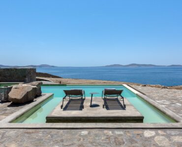 Pool by the sea at Villa Pergisos in Kanalia, Mykonos